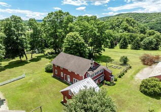 1517 County Rd 83 in Pine Plains, NY - Building Photo - Building Photo