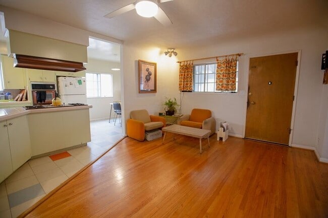 1129 S Hayworth Ave, Unit 1129 Furnished in Los Angeles, CA - Building Photo - Building Photo
