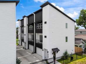 216 E 31st St in Houston, TX - Foto de edificio - Building Photo