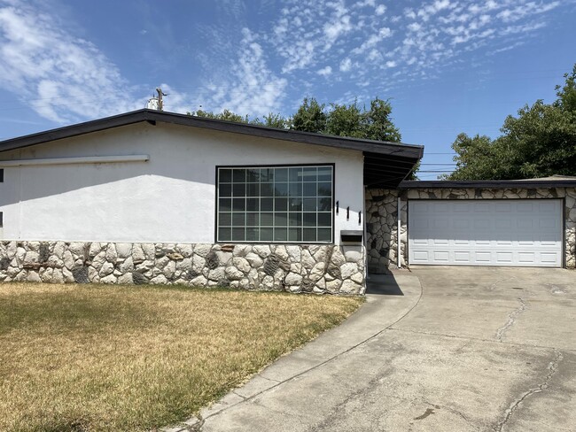 111 W 23rd St in Tracy, CA - Building Photo - Building Photo