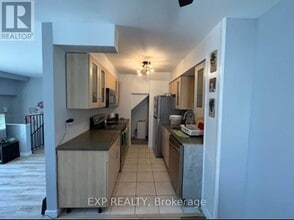 135 Sonnet Crescent in Ottawa, ON - Building Photo - Building Photo