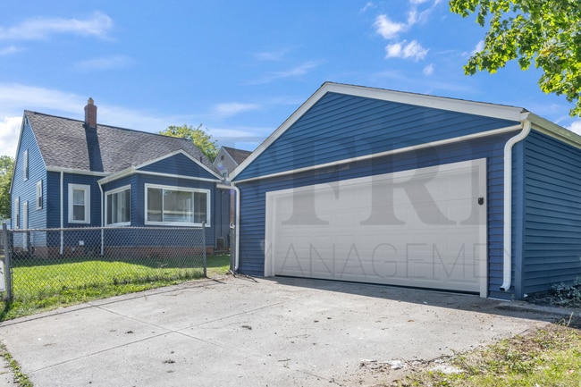 19621 Sunset Dr in Warrensville Heights, OH - Building Photo - Building Photo