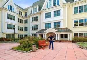 225 Stanley Ave in Mamaroneck, NY - Building Photo