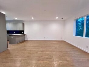 1430 Grigsby Ave in Dallas, TX - Building Photo - Building Photo