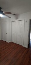 470 Co Rd 857 in Buna, TX - Foto de edificio - Building Photo
