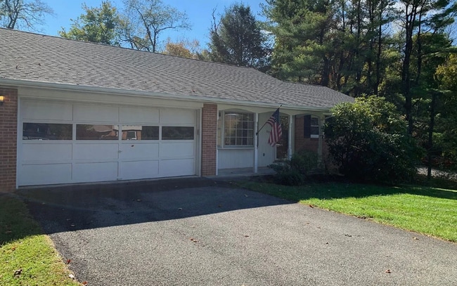 807 Broce Dr in Blacksburg, VA - Building Photo - Building Photo