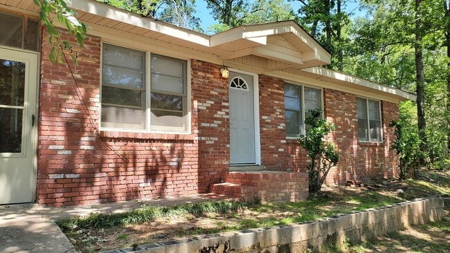 351 Brook St in Milledgeville, GA - Building Photo - Building Photo