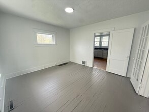 726 Baldwin Ave in Sharon, PA - Building Photo - Building Photo