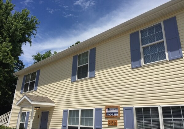 Maple Leaf Apartments in Fayetteville, AR - Building Photo