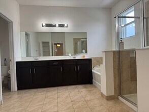 22932 SW 114th Path in Miami, FL - Foto de edificio - Building Photo