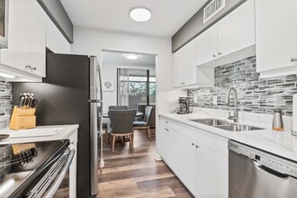 3071 Willow Green Dr in Sarasota, FL - Foto de edificio - Building Photo