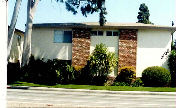 2100 N Ventura Rd in Oxnard, CA - Foto de edificio - Building Photo