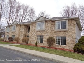 1111 Astwood Mews Ln, Unit 1 in St. Johns, MI - Building Photo