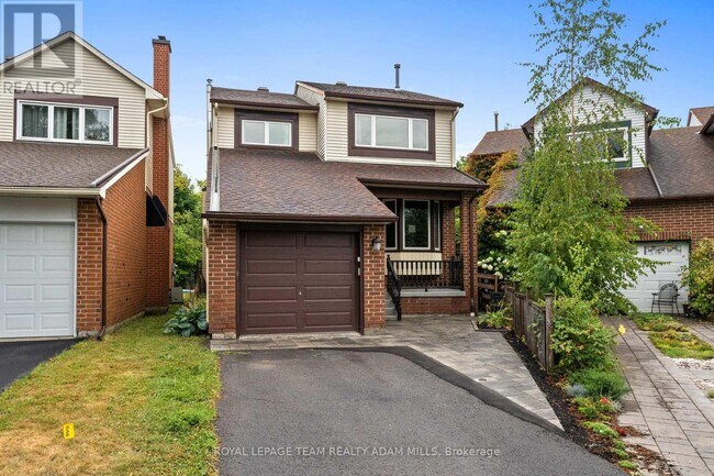22 Fireside Crescent in Ottawa, ON - Building Photo - Building Photo