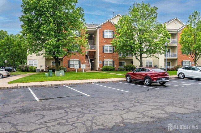 311 Coppola Dr in South Plainfield, NJ - Building Photo - Building Photo