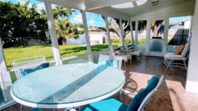 532 NE 16th Ct in Fort Lauderdale, FL - Foto de edificio - Building Photo