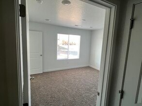 3303 E Elkhorn Ln in Washington, UT - Building Photo - Building Photo