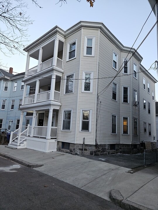 6 Edwin St in Brookline, MA - Building Photo