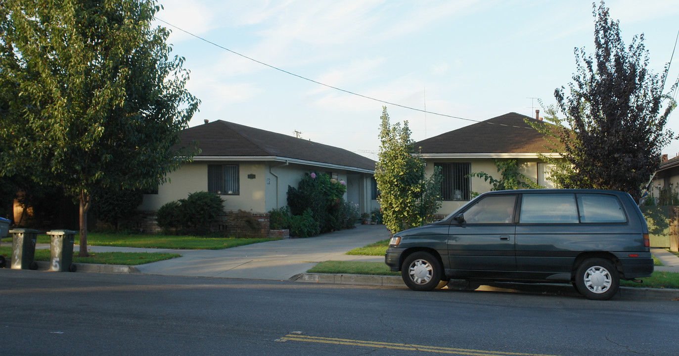 691-697 N 15th St in San Jose, CA - Building Photo