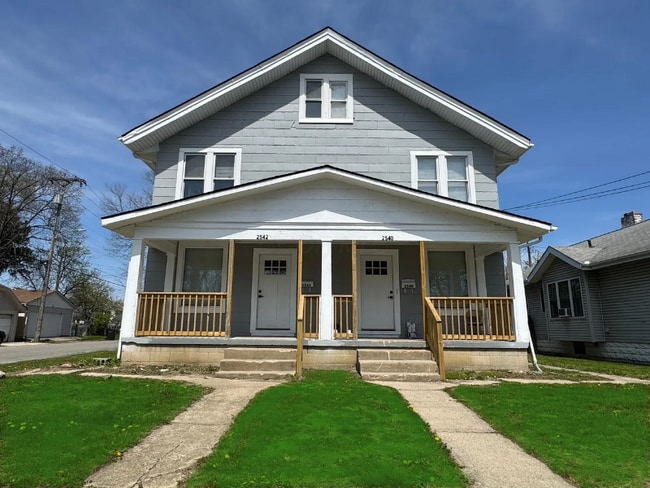2540-2542-2542 Steele Ave
