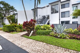 3604 Bridgewood Dr in Boca Raton, FL - Building Photo