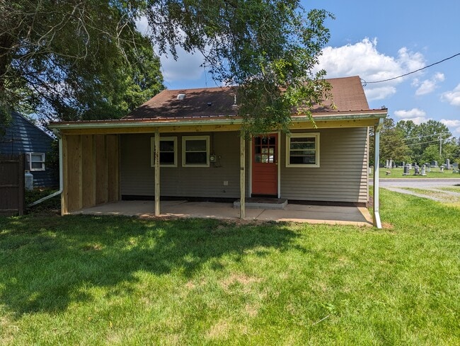 138 Old Boalsburg Rd in Boalsburg, PA - Foto de edificio - Building Photo