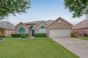 3322 E Cedar Hollow Dr in Pearland, TX - Building Photo