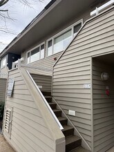 178 N Hayden Bay Dr in Portland, OR - Building Photo - Building Photo