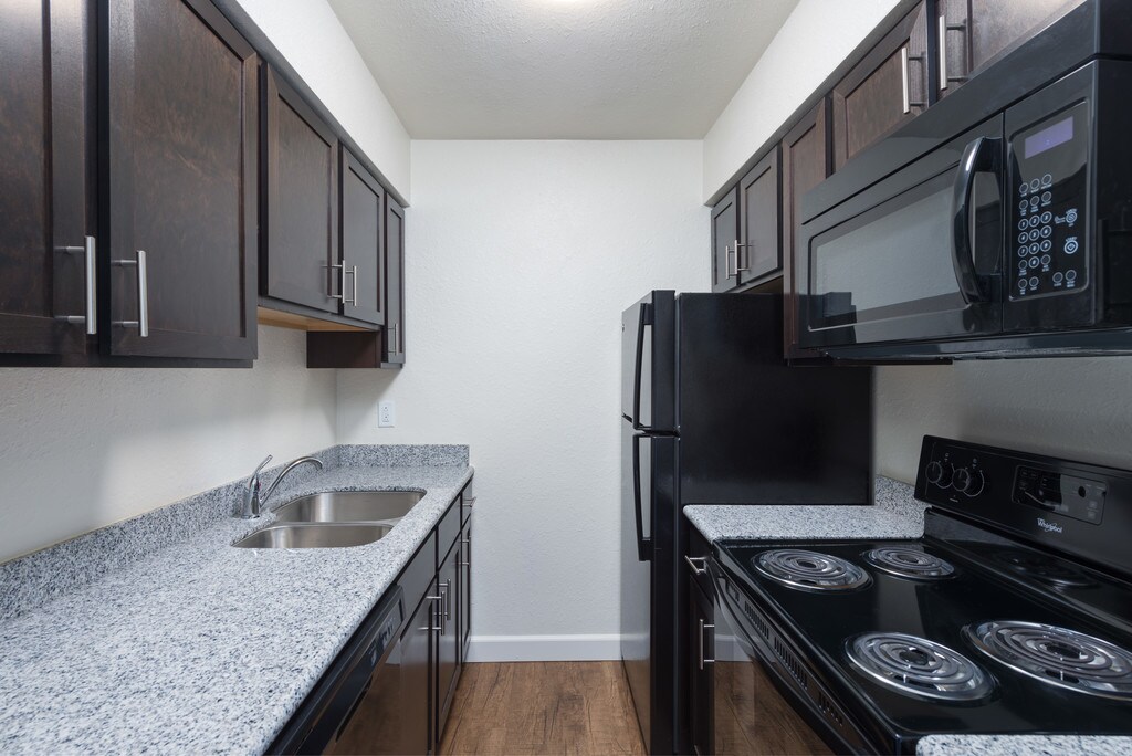 Green Door Apartments Belleville, IL Apartments