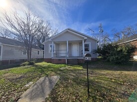 430 Byrd St in Greenwood, SC - Building Photo