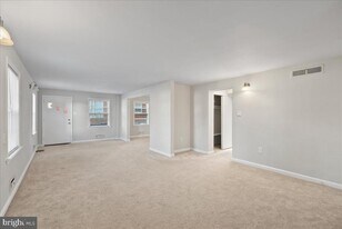 2620 13th St S in Arlington, VA - Building Photo