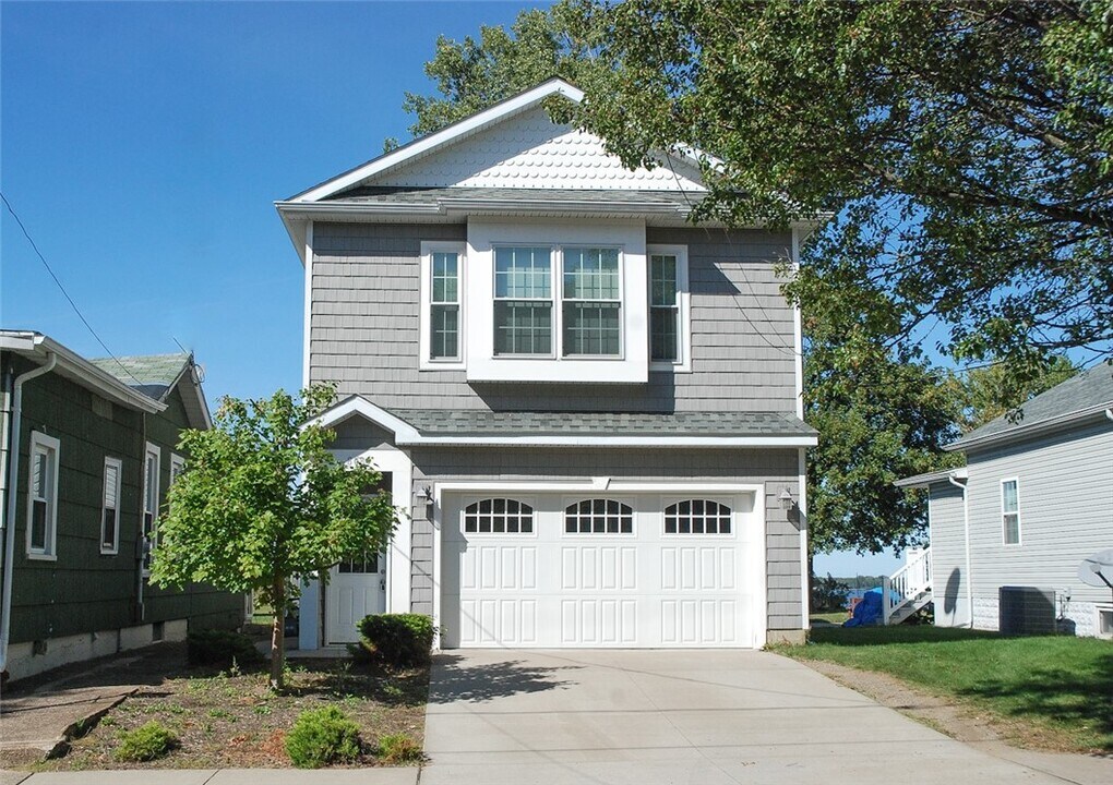 808 W 2nd St in Erie, PA - Building Photo