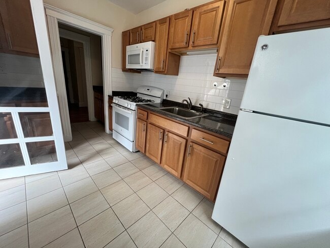 128 Washington St, Unit 37 in Boston, MA - Building Photo - Building Photo