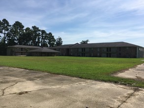 University Apartments in Hammond, LA - Building Photo - Building Photo