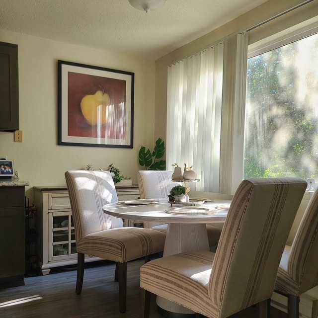 White House Apartments