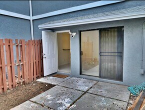 13 N Crossings Cir in Boynton Beach, FL - Building Photo - Building Photo