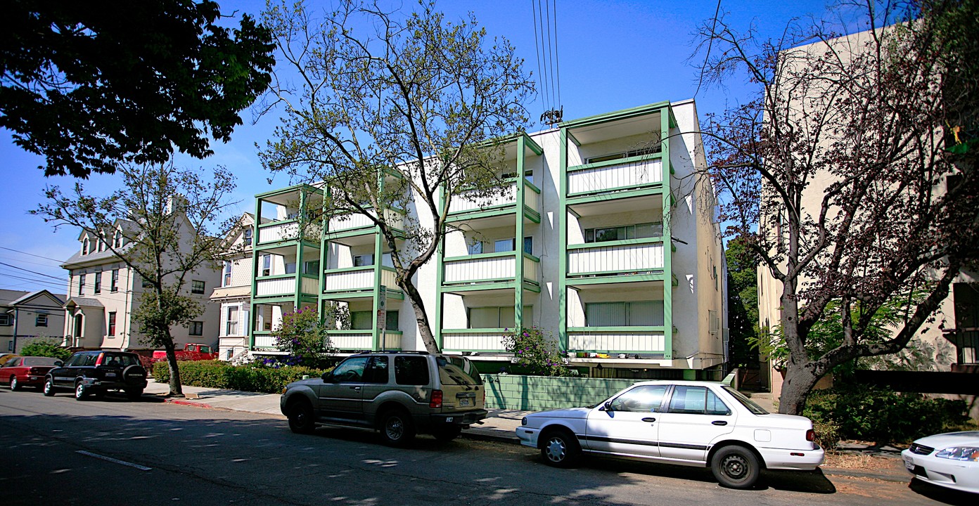 2404 Fulton St in Berkeley, CA - Building Photo