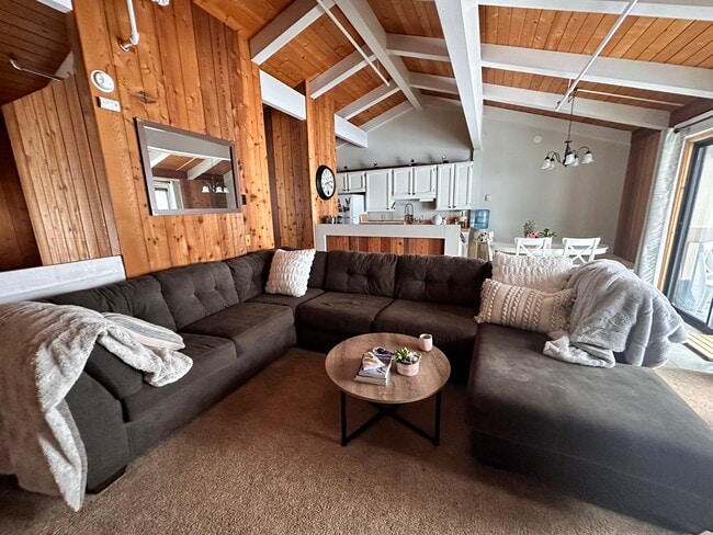 property at 3252 Chateau Rd