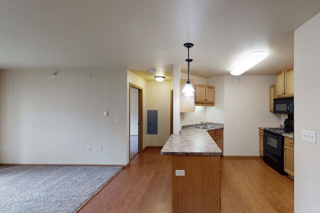 Williston Garden in Williston, ND - Foto de edificio - Building Photo