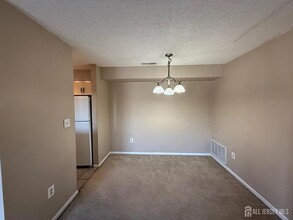 402 Ravens Crest Dr, Unit Ravens Crest Drive in Plainsboro, NJ - Building Photo - Building Photo