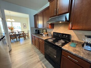 2466 Dog Leg Dr in Winston-Salem, NC - Building Photo - Building Photo