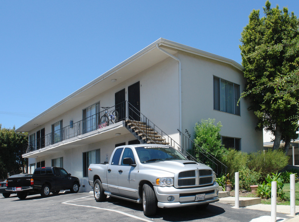 3715 S Sepulveda Blvd in Los Angeles, CA - Building Photo