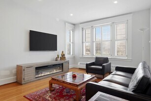 520 Beacon St in Boston, MA - Building Photo
