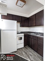 737 W Belmont Ave, Unit 202 Apartments