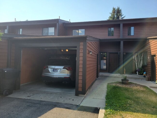 property at 89 Hawthorn W