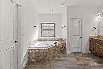 4100 SW Deerfield Blvd in Bentonville, AR - Building Photo - Building Photo