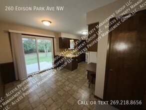 260 Edison Park Ave NW in Grand Rapids, MI - Building Photo - Building Photo