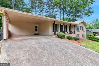 759 Glen Cir SW in Lawrenceville, GA - Building Photo - Building Photo