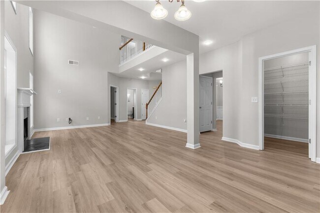 1360 Silvergate Dr in Mableton, GA - Building Photo - Building Photo