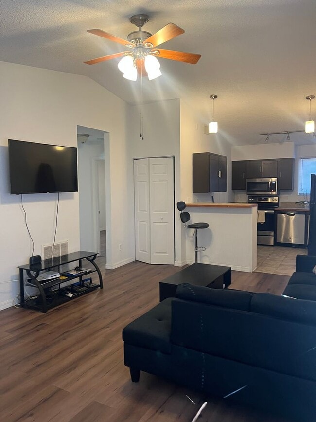 1563 Hancock Ln in Daytona Beach, FL - Building Photo - Building Photo